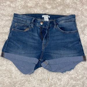 H&M blue denim short shorts
